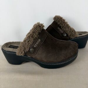 Crocs Gretel Brown Suede Faux Fur Lined Clogs Mules 11602 Size W8